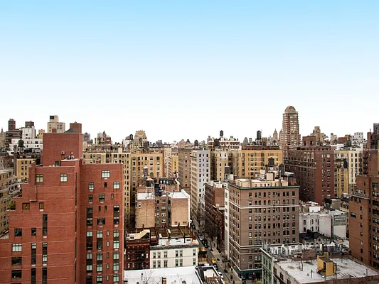 Sold by Sotheby's International Realty | media 10