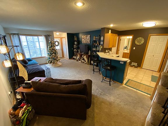 4th image of 6855 Woodland Ave Unit 303
