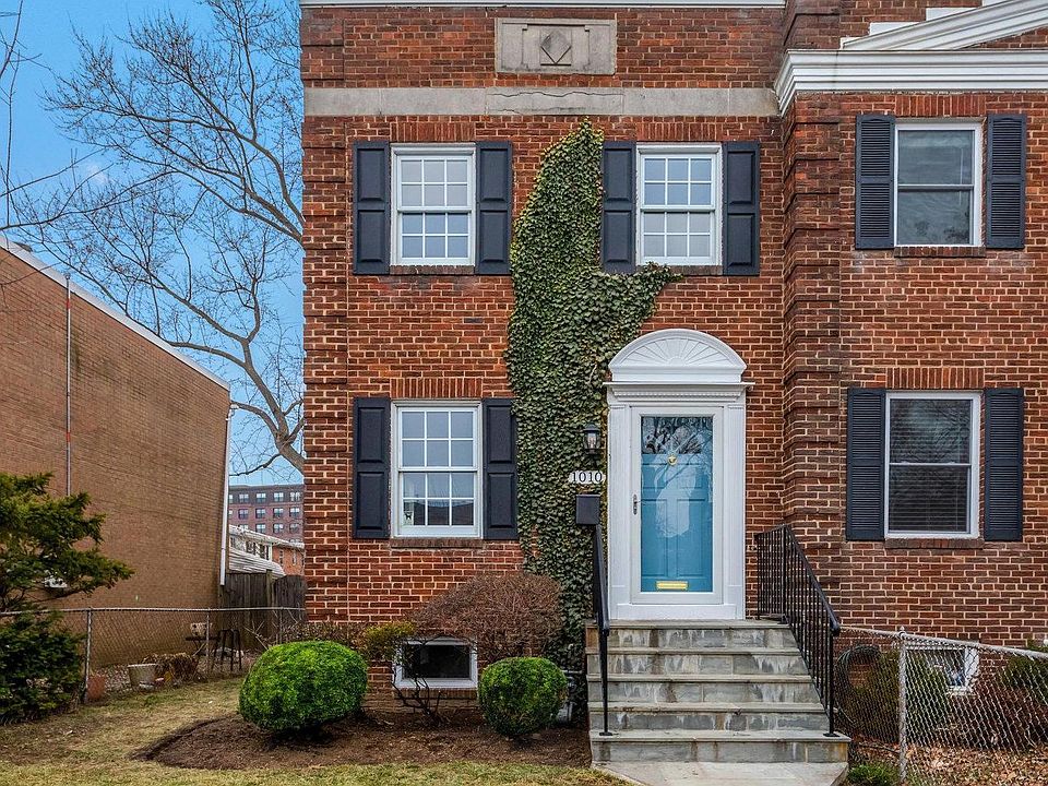 1st image of 1010 Colonial Ave