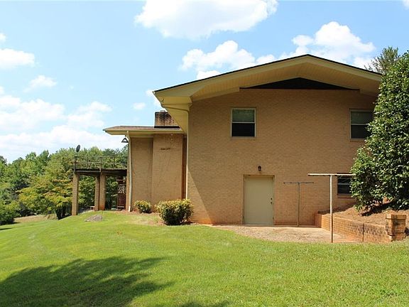 5th image of 10 Wakefield Ln