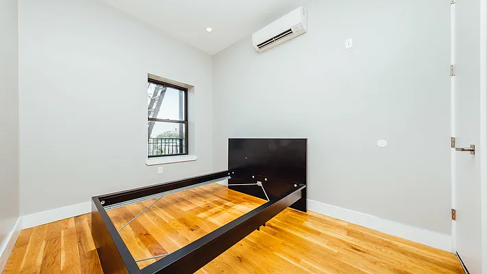 Rented by Nooklyn NYC LLC | media 9