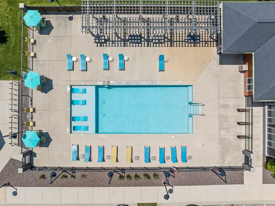22 Slate Baja Shelf Pool