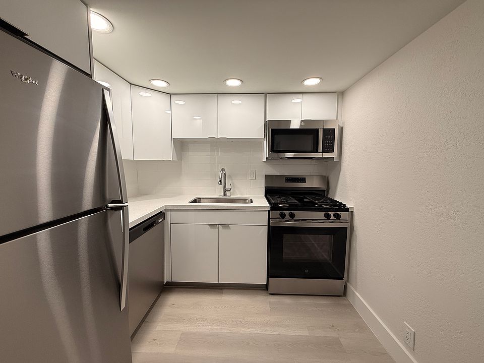 1st image of 1325 SE 8th Ave #B302