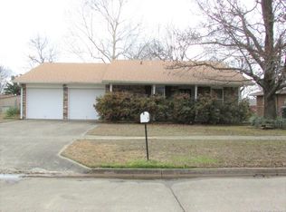 705 Kingsway St, Muskogee, OK 74403