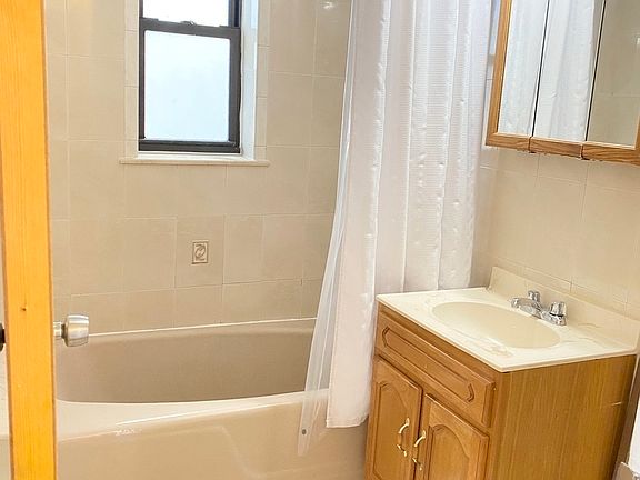 5th image of 30-18 37th St #2L