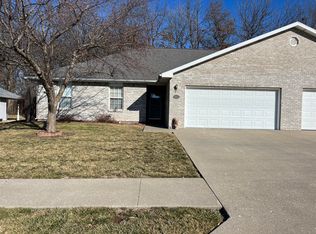 1403 Reynolds Rd, Marshall, MO 65340