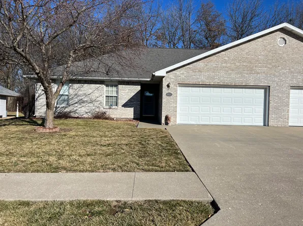 1403 Reynolds Rd, Marshall, MO 65340