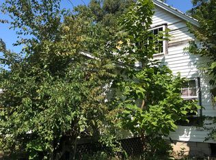 427 W Webster St, Benton, IL 62812