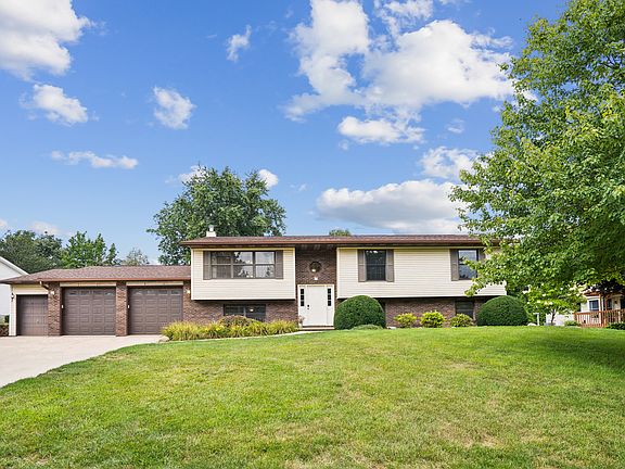 3rd image of 851 Mockingbird Ct