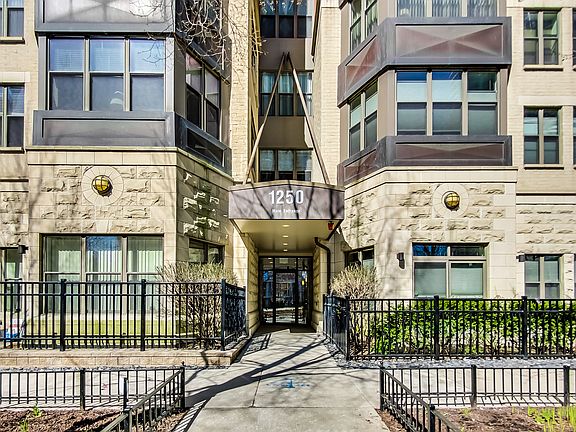 2nd image of 1250 S Indiana Ave APT 1212