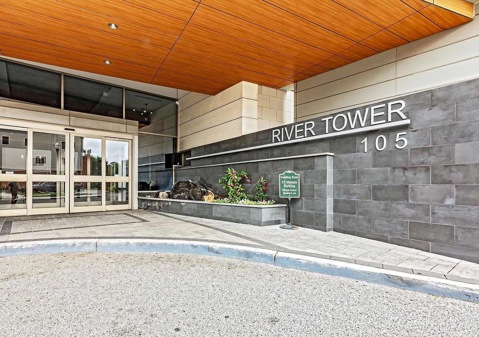 Christina Landing - 1 Bedroom, 1 Bath riverfront apartment home — Photo 1