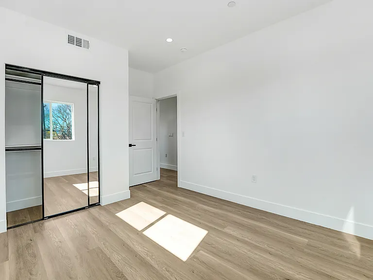 4338 La Clede Ave — Photo 11