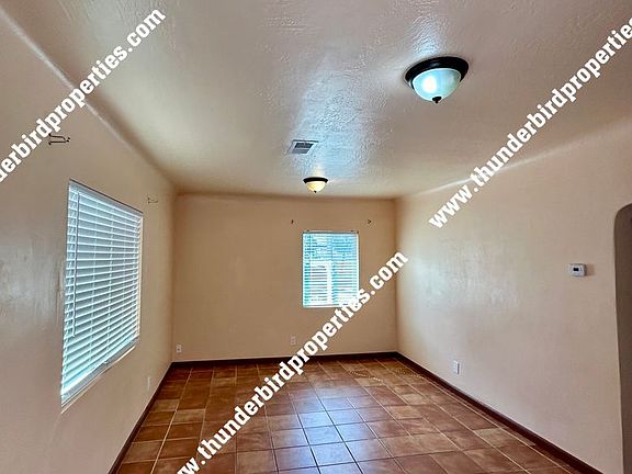 3rd image of 1319 San Mateo Blvd NE