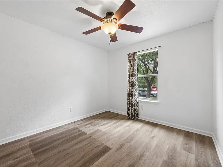 141 Beech Dr — Photo 11