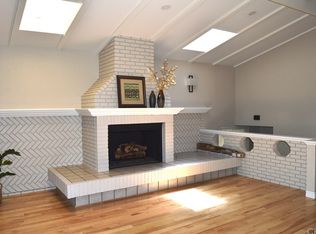 21113 S Santa Fe Ave, Carson, CA 90810