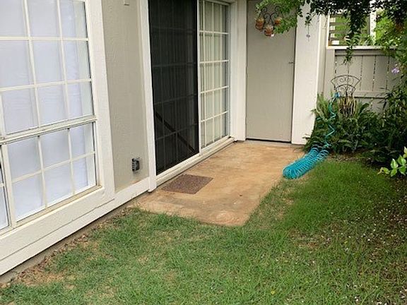 4th image of 46-1060 Emepela Way APT 9D
