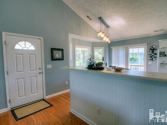 4th image of 622 Ocracoke Dr