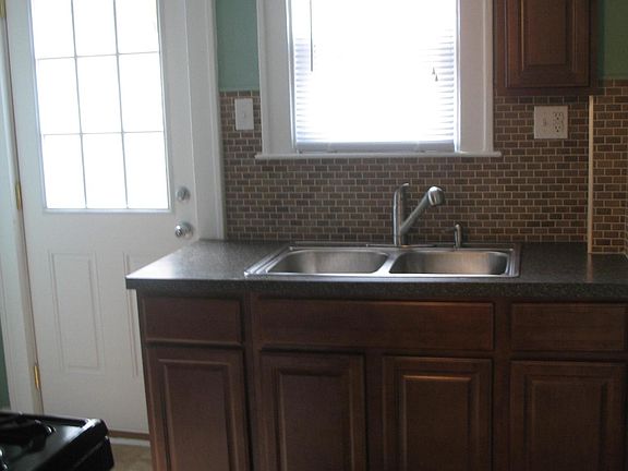 2nd image of 1005 Premont Ave
