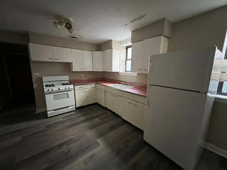 5718 N Mozart St — Photo 20