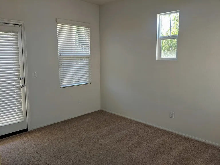 31842 Domenoe Way — Photo 13