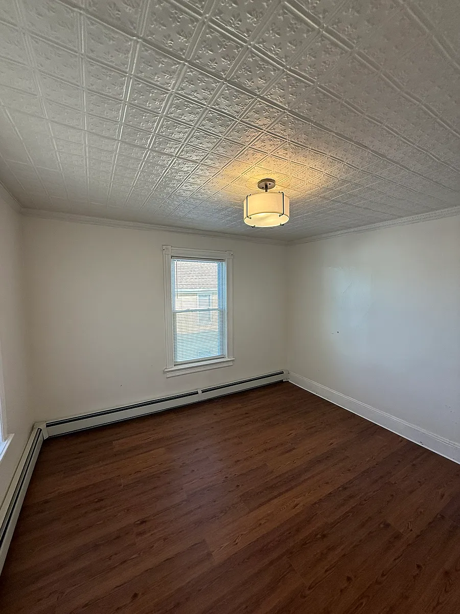 Living Room - 102 Francis Ave #2