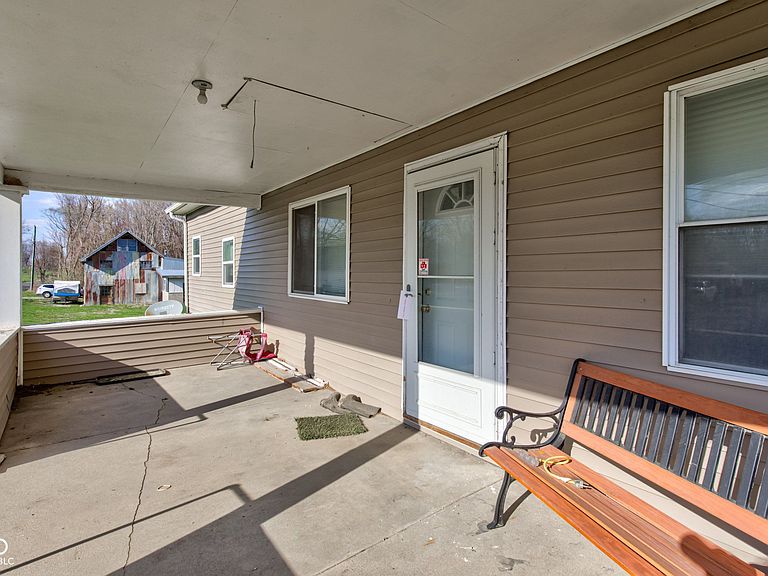 Listing photo 5