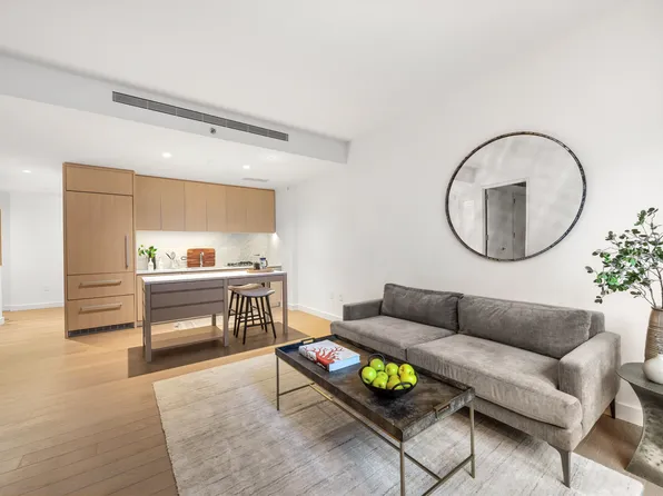 500 West 45th Street image 3 of 18