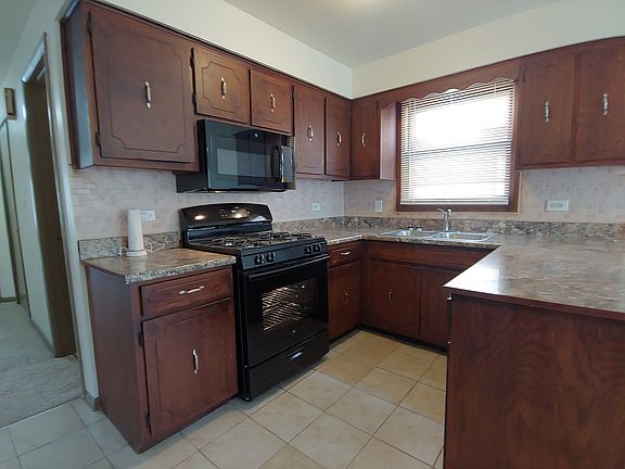 3rd image of 1641 Harbor Ave