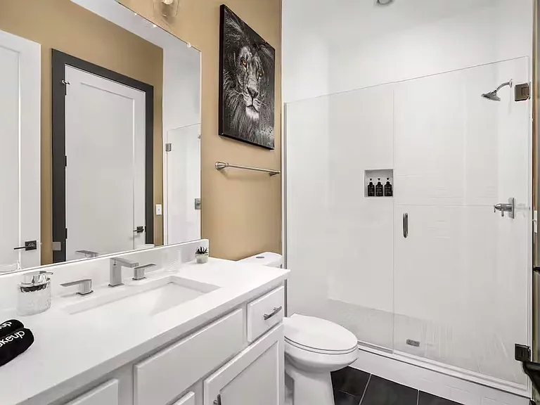 2723 Alameda St — Photo 17
