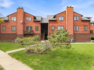 212 Village Cmns, Flemington, NJ 08822