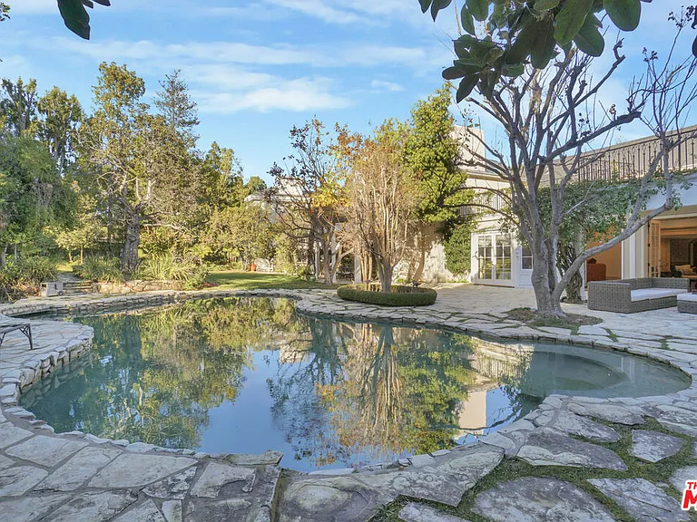 821 N Whittier Dr — Photo 7