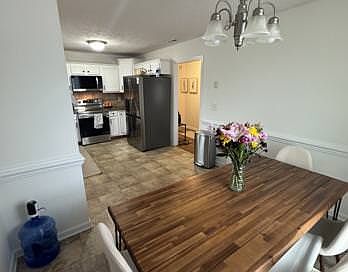 2nd image of 409 Holman St