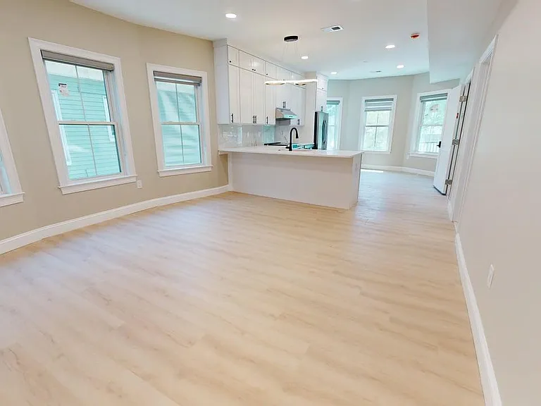229 Highland Ave #3 — Photo 6