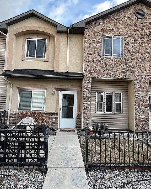 Front of Townhome 