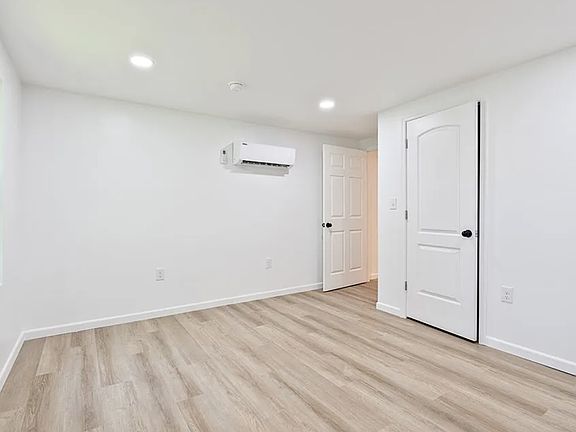 5th image of 304 & 306 Hughes St #306A