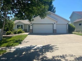 131 E Calgary Ave, Bismarck, ND 58503