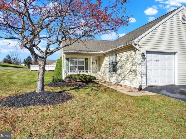 60 Hagarman Dr #60, York, PA 17408