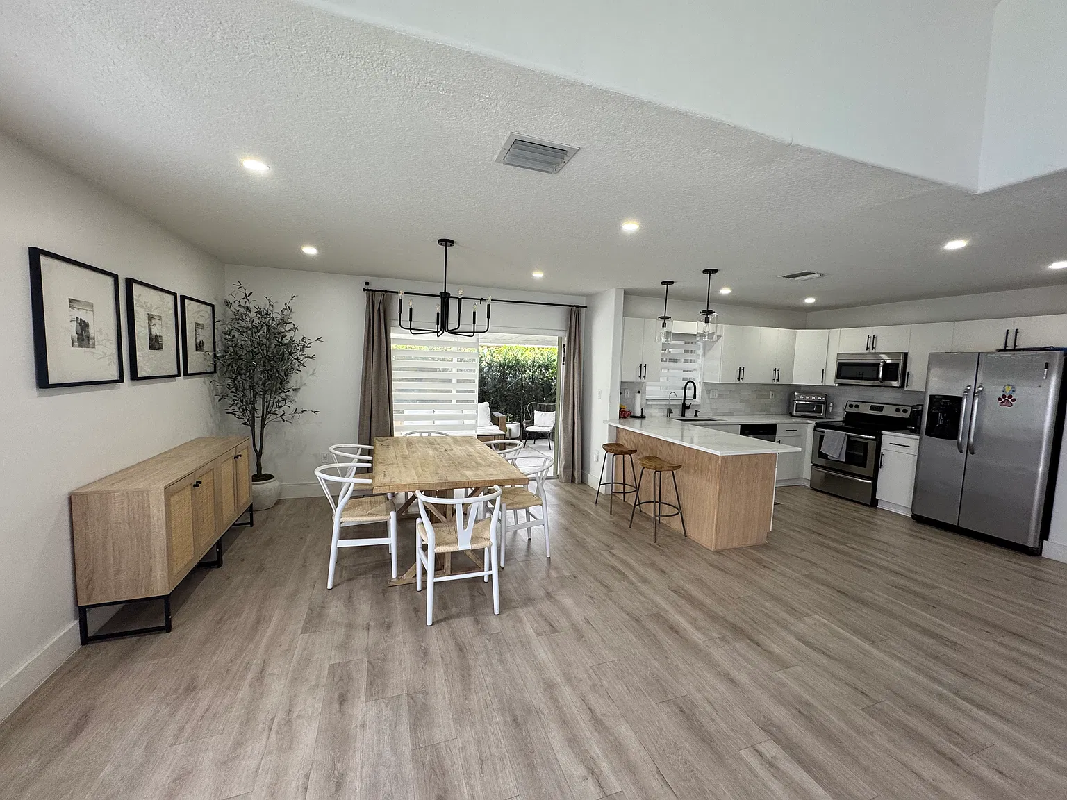 3 bed, 1618 sqft, $3,800 — Photo 3