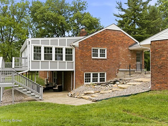 3rd image of 824 N Pope Lick Rd