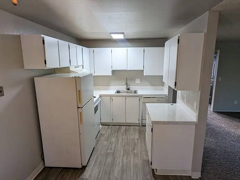 Stillwater Apartments — Photo 25