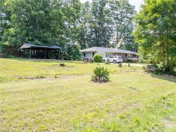 749 Oregon Hill Rd, Reidsville, NC 27320