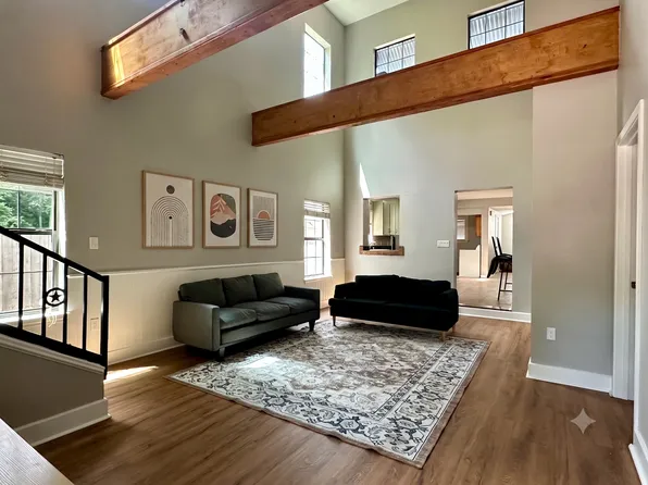 2007 S 7th St, Waco, TX 76706