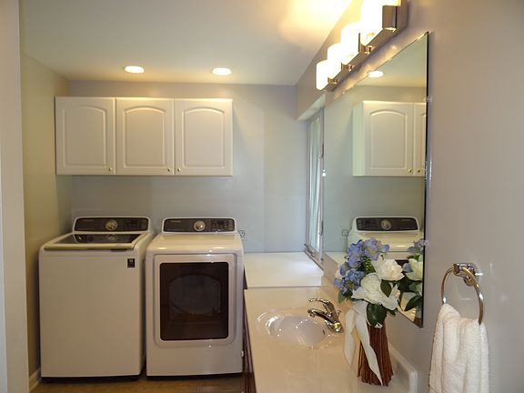 3rd image of 254 Ballard Dr