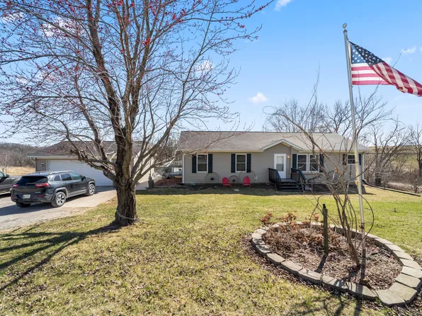 1670 Lucas Dr, Knoxville, IA 50138