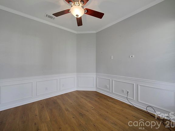 4th image of 1028 Sweetleaf Dr