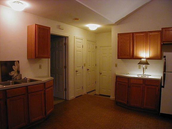 5th image of 3 Burke Ln #0000