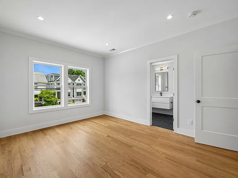 22 Willow St #A — Photo 14