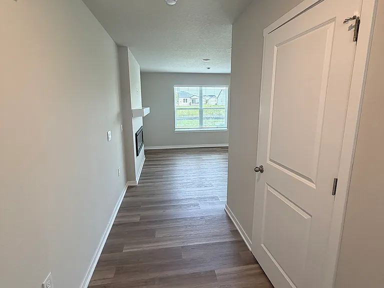 17021 Persimmon Ln — Photo 10
