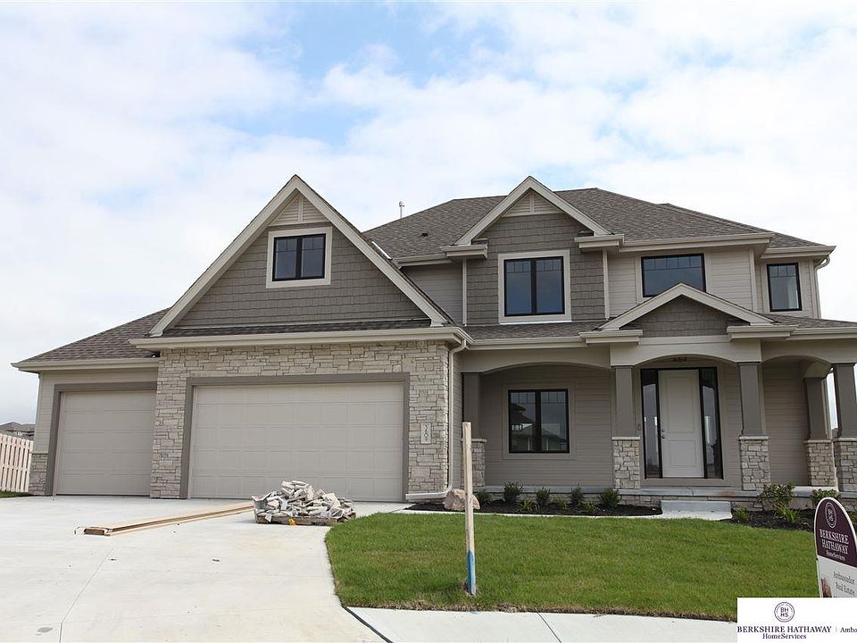 1st image of 3809 N 191st Cir