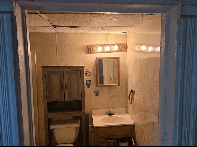 526 W Chandler St — Photo 5